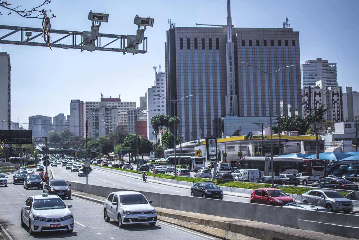 Leia mais sobre o artigo Radares com tecnologia Doppler estão desacelerando os motoristas nas grandes cidades